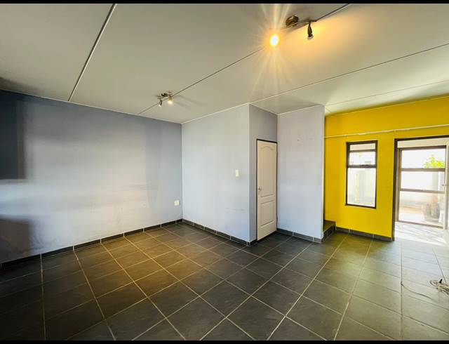3 BEDROOM APARTMENT FOR SALE IN HONEYDEW GROVE